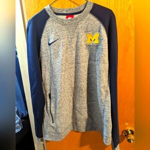 NWOT Men's Michigan Nike sweatshirt